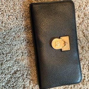 Michael Kors Hamilton Traveler Leather Wallet